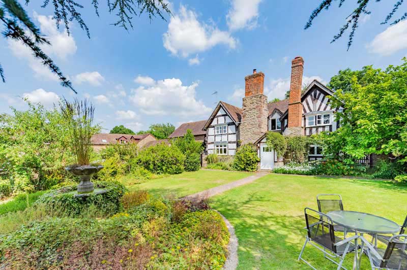 Sutton Court House & Holiday Cottages